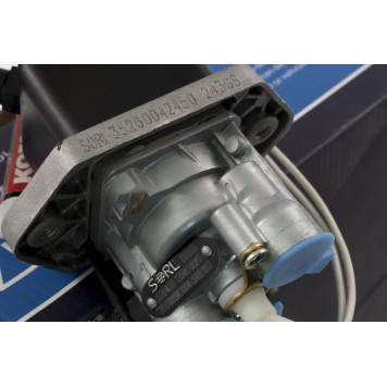 Кран стояночный Завод, МАЗ, ГАЗ, Валдай (961 723 064 0 WABCO) (2 вывода) с датчиком на панель - Sorl 35260042450-1